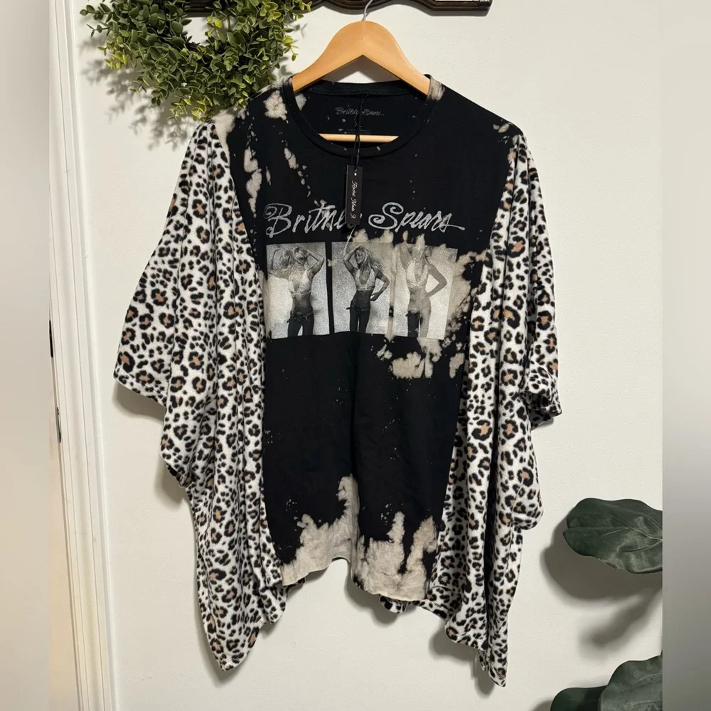 Custom Britney Spears Graphic Tee with Fleece Leopard Print Kimono Sleeves - Picture 1 of 5